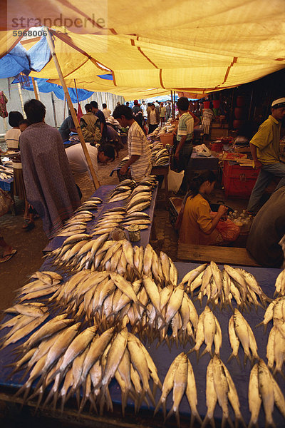 Fisch Markt  Rantepao  Toraja Region  Sulawesi  Indonesien  Südostasien  Asien