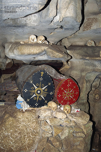 Höhle Grab bei Londa  Toraja Region  Sulawesi  Indonesien  Südostasien  Asien