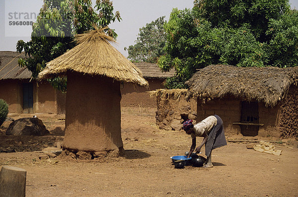 Dorf-Szene Ergebnis Fetisch-Hütte  in der Nähe von Korhogo  Côte d ' Ivoire  West Afrika  Afrika