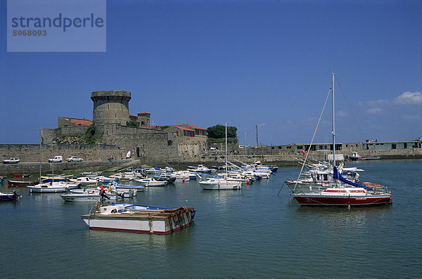 Fort und Hafen  Socoa  Aquitaine  Frankreich  Europa