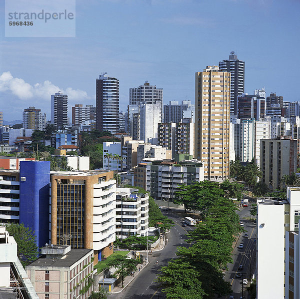 Hochhäuser auf die Skyline der Stadt Salvador im Bundesstaat Bahia in Brasilien  Südamerika