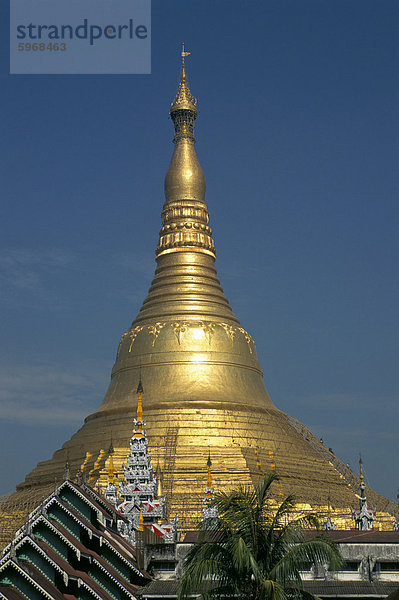 Shwedagon Pagode aus dem Süden  Yangon (Rangoon)  Myanmar (Birma)  Asien