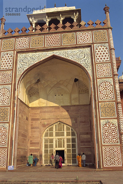 Akbar Mausoleum  erbaut 1602 von Akbar  Sikandra  Agra  Uttar Pradesh  Indien  Asien