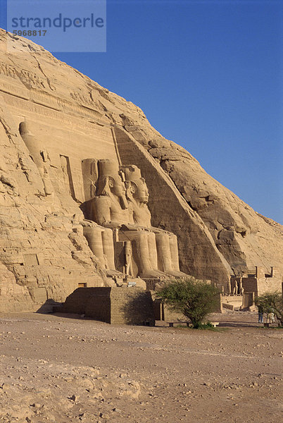 Tempel von Re-Herakhte für den Pharao Ramses II (der große)  verschoben  wenn hohe Assuan-Staudamm gebaut  UNESCO Weltkulturerbe  Abu Simbel  Ägypten  Nordafrika  Afrika