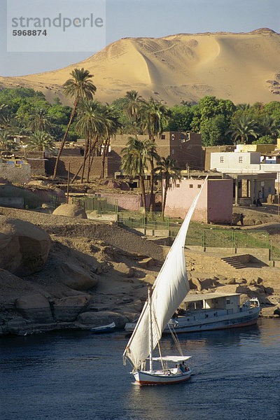 Elephantine Island vom Old Cataract Hotel  Aswan  Ägypten  Nordafrika  Afrika