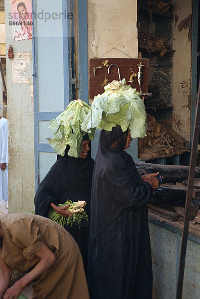 Im Basar  Aswan  Ägypten  Nordafrika  Afrika