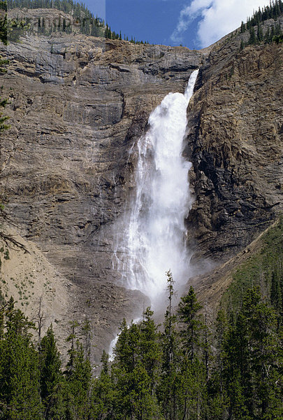 Wasserfall in den Rocky Mountains  British Columbia  Kanada  Nordamerika