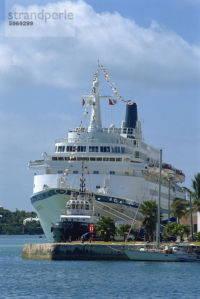 Kreuzfahrtschiff  Hamilton  Bermuda  Atlantik  Mittelamerika