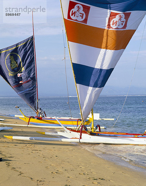 Prahu Boot am Sanur Beach  Bali  Indonesien  Südostasien  Asien