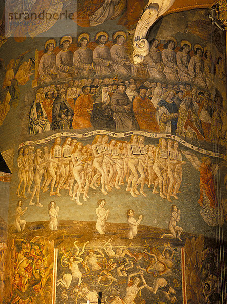 Teil des riesigen Wandbild des jüngsten Gerichts  geglaubt  um von flämischen Künstlern stammt aus dem späten 15. Jahrhundert  im Hauptschiff der Kathedrale Sainte Cecile Albi  Midi-Pyrenees  Frankreich  Europa