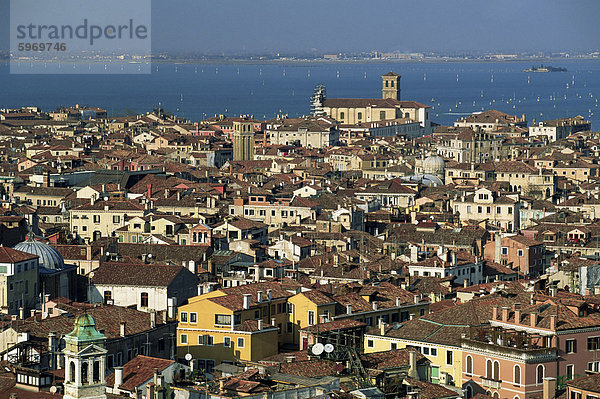 Luftbild der Stadt  Venedig  Veneto  Italien  Europa