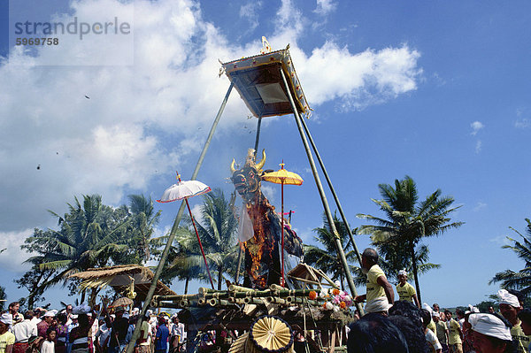 Einäscherung  Bestattung  Bali  Indonesien  Südostasien  Asien