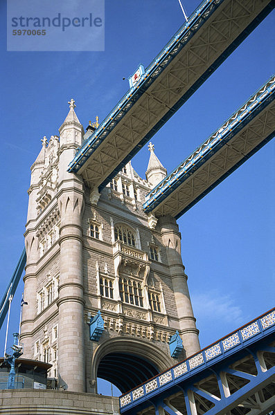 Detail der Tower Bridge  London  England  Großbritannien  Europa