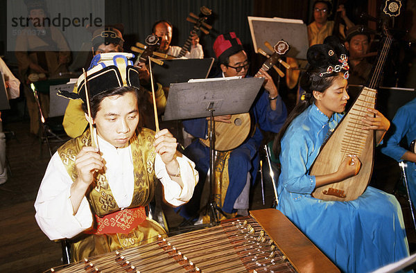Orchester des traditionellen chinesischen Instrumenten  Peking  China  Asien