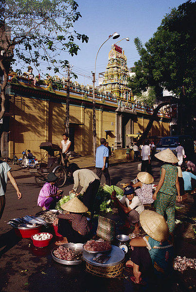 Mariammam Hindu-Tempel und Street-Szene  Saigon  Vietnam  Indochina  Südostasien  Asien