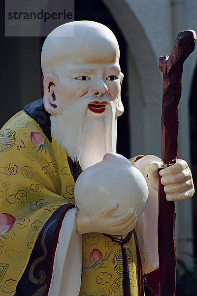 Nahaufnahme einer Statue eines alten chinesischen konfuzianische Salbei bei der Tanglin Shopping Centre in Singapur  Südostasien  Asien