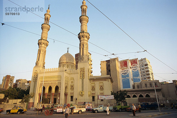 Moschee von den Port Eingang  Alexandria  Ägypten  Nordafrika  Afrika