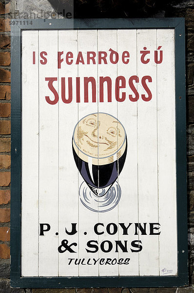 Guinness Irish Gaeltacht Sprachraum  Tully Cross  Connemara  County Galway  Connacht  Republik Irland  Europa anmelden