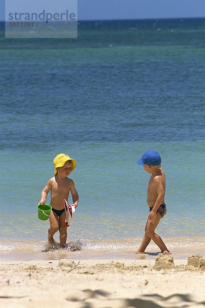 Kinder am Strand von Half Moon Club  Montego Bay  Jamaika  Westindische Inseln  Karibik  Mittelamerika