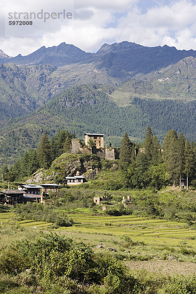 Drukyel Dzong  Drukyel Dorf  Bhutan  Asien