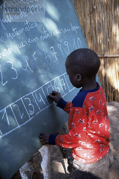 Dorf Schule  Mosambik  Afrika