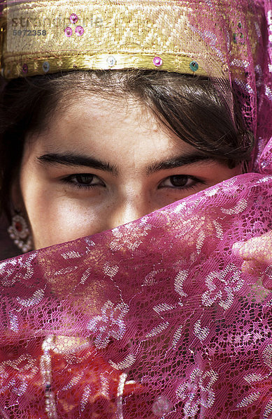 Usbekisch-Mädchen  Hochzeit Gast  Bukhara  Uzbekistan  Zentral-Asien  Asien