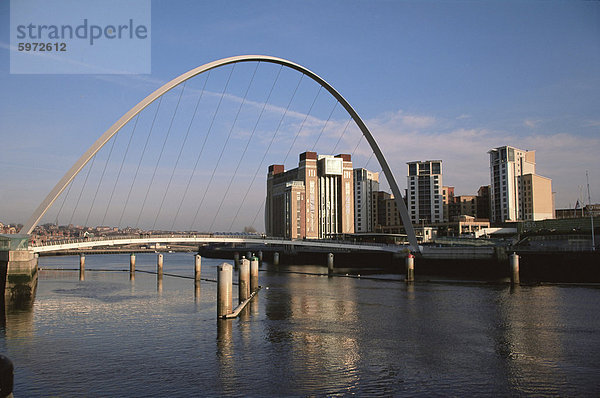 Baltische Quays und Millennium Bridge  Gateshead  Tyne und Wear  England  Vereinigtes Königreich  Europa