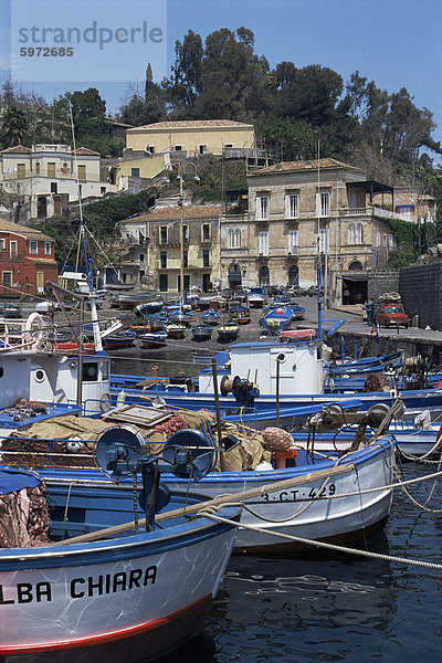 Angeln Dorfes Santa Maria la Scala  Sizilien  Italien  Mittelmeer  Europa