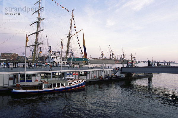 Hamburger Hafen  Hamburg  Deutschland  Europa