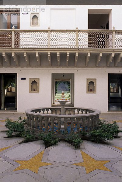 Binnenhafen Palast Schloß Schlösser Garten 1 Asien Indien