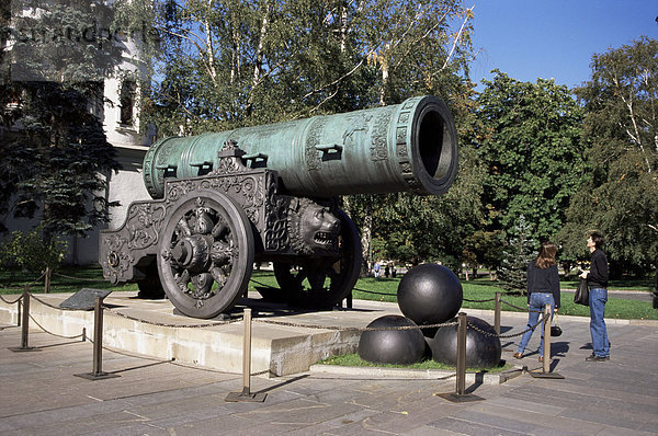 Zar Cannon  Besetzung 1586 mit 890 mm Bohrung  Kreml  Moskau  Russland  Europa