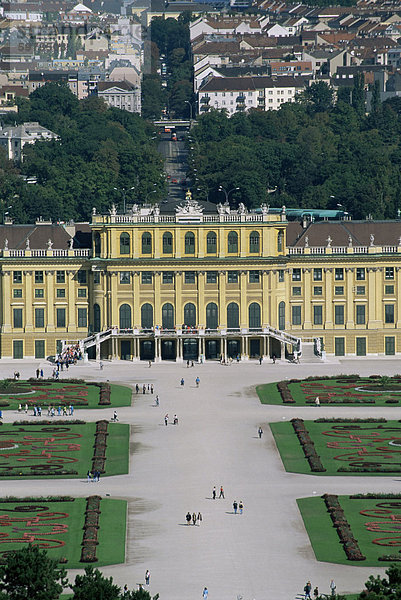 Ansicht des Palastes von Gloriette  Schloss Schönbrunn  UNESCO Weltkulturerbe  Wien  Österreich  Europa