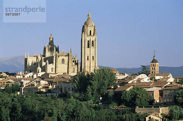 Blick auf Kathedrale vom Norden  Segovia  Kastilien und Leon  Spanien  Europa