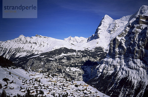 Murren und der Eiger und Monch  Berner Oberland  Schweizer Alpen  Schweiz  Europa