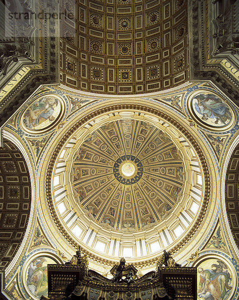 Innere der Kuppel  dem Petersdom  Vatikan  Rom  Latium  Italien  Europa