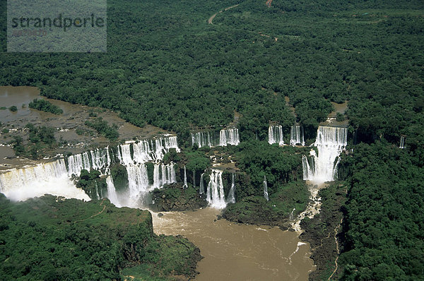 Luftbild der Iguassu Falls Nationalpark Iguassu  UNESCO Weltkulturerbe  Parana  Brasilien  Südamerika