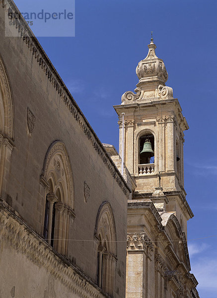 Glockenturm in antiken Stadt Mdina  Malta  Europa