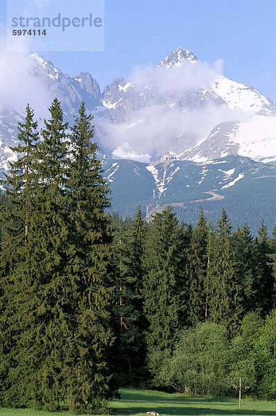 Hohe Tatra-Gebirge von Tatranska Lomnica  Slowakei  Europa