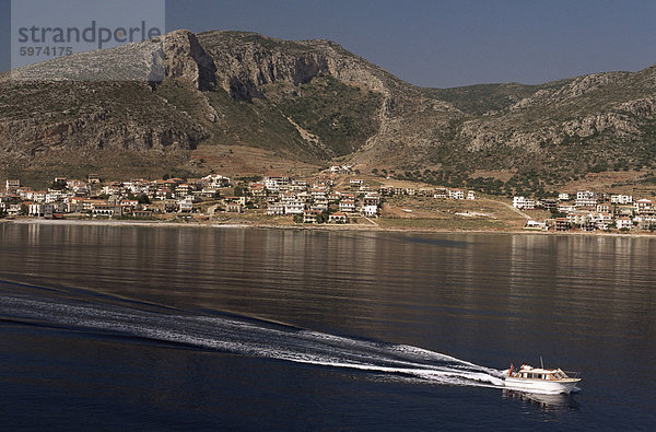 Yefira  die Stadt auf dem Festland gegenüber der Bucht von Monemvasia  Peloponnes  Griechenland  Europa