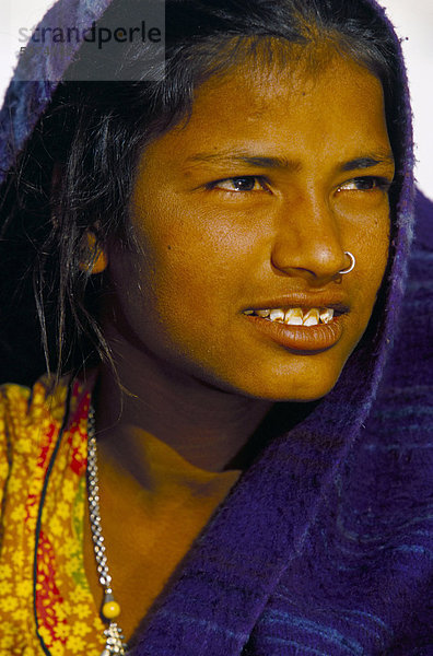 Porträt von einem Rajasthani Mädchen  Pushkar  Rajasthan Indien  Asien