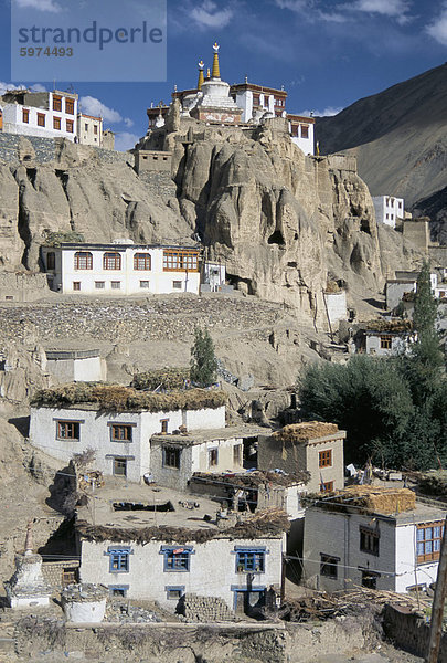 Lamayuru Kloster und Dorf  Ladakh  Indien  Asien