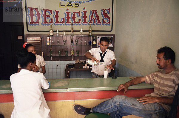 Bar  Habana Vieja  Havanna  Kuba  Westindische Inseln  Mittelamerika