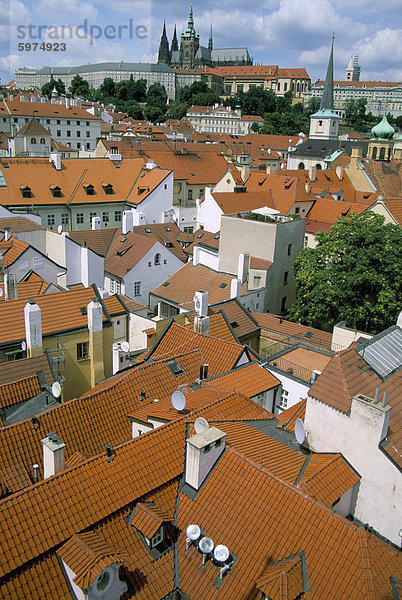 Blick auf den kleinen Viertel aus dem kleinen Viertel Brücke Towers  Prag  Tschechische Republik  Europa