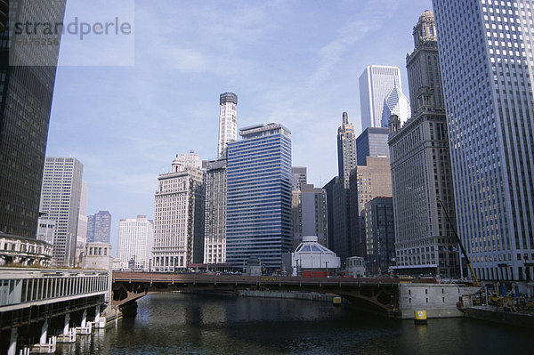 Staatliche Straße Brücke über Chicago River  Chicago  Illinois  Vereinigte Staaten von Amerika (U.S.A.)  Nordamerika