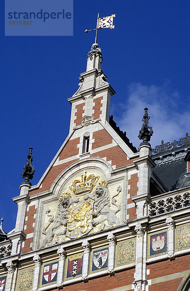 Detail der Wappen an der Fassade von der Central Station  Amsterdam  Niederlande (Holland)  Europa