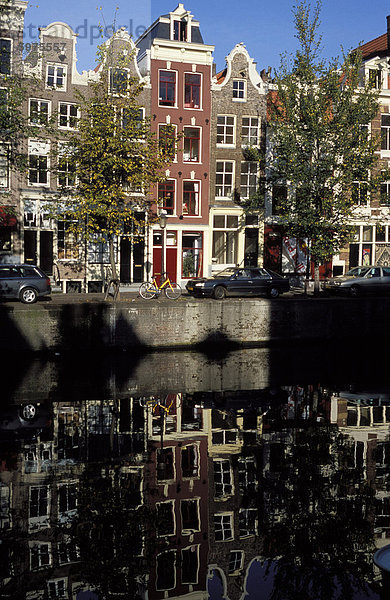 Wasser Amsterdam Hauptstadt Europa Lifestyle Tradition Gebäude Spiegelung groß großes großer große großen