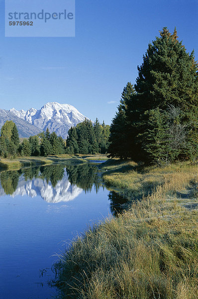 Teton Berge mit Blick auf die Schwabacher Landung  Grand-Teton-Nationalpark  Wyoming  Vereinigte Staaten von Amerika (U.S.A.)  Nordamerika