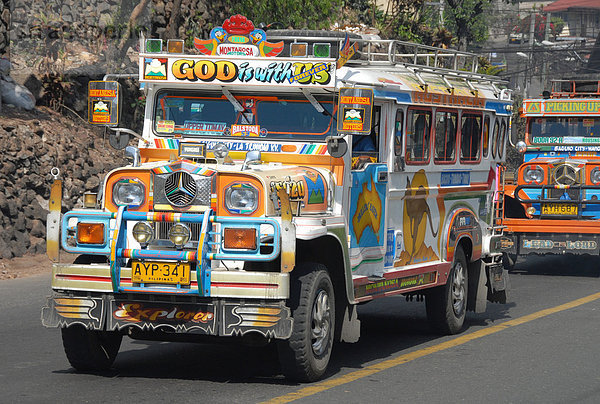 Typische gemalt Jeepney (interner Bus)  Baguio  Cordillera  Luzon  Philippinen  Südostasien  Asien