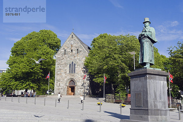 Statue von Alexander Lange Kielland  Kathedrale von Stavanger  Stavanger  Norwegen  Skandinavien  Europa