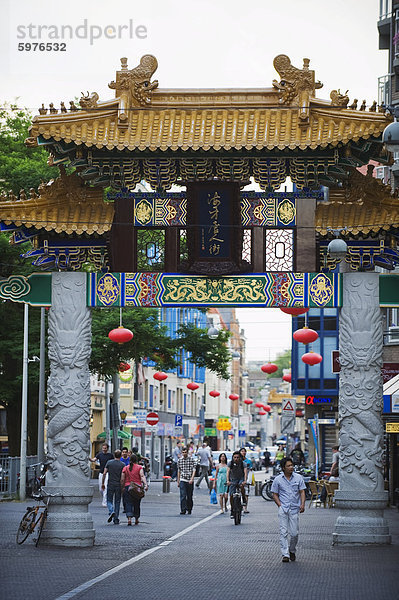 Tor in Chinatown  den Haag  Niederlande  Europa